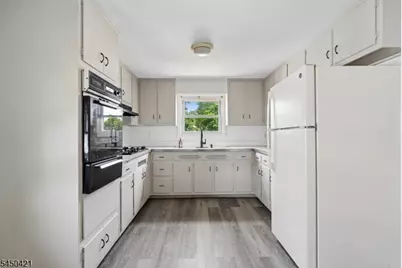 416 S Valley Rd #2, Orange, NJ 07050 - Photo 6