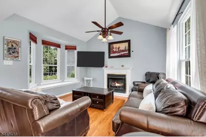 48 Plantation Rd, Readington, NJ 08889 - Photo 8