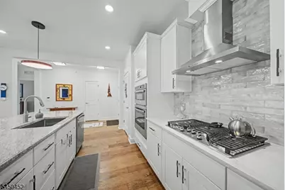 13 Whitney Ave #13, Morris Plains, NJ 07950 - Photo 10