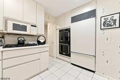 18 Druid Hill Dr, Parsippany, NJ 07054 - Photo 8