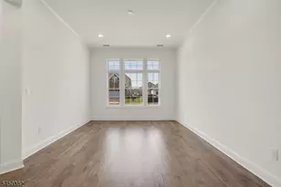 22 Samjan Cir, Robbinsville Township, NJ 08520 - Photo 10