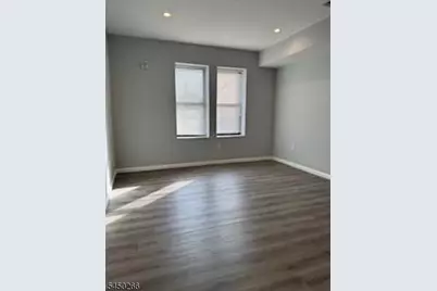 118 W 2nd Ave #17, Roselle, NJ 07203 - Photo 4