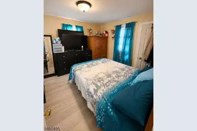 979 W 4th St, Plainfield, NJ 07063 - Photo 8