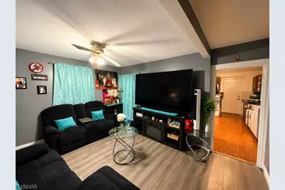 979 W 4th St, Plainfield, NJ 07063 - Photo 2