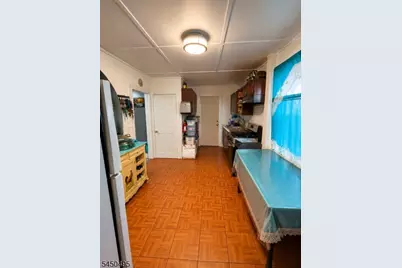 979 W 4th St, Plainfield, NJ 07063 - Photo 4