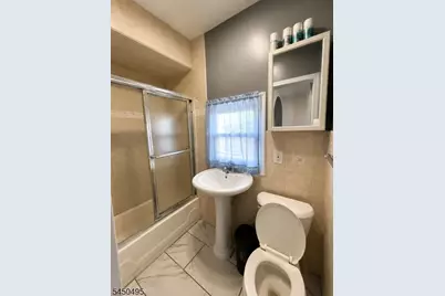 979 W 4th St, Plainfield, NJ 07063 - Photo 6