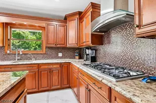 881 Bordentown Ave, Sayreville, NJ 08879 - Photo 14