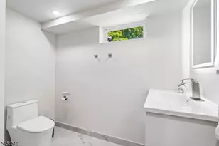 881 Bordentown Ave, Sayreville, NJ 08879 - Photo 24