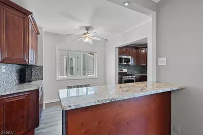 175 Colonial Rdwest, Union Township, NJ 07083 - Photo 16