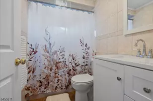 175 Colonial Rdwest, Union Township, NJ 07083 - Photo 24