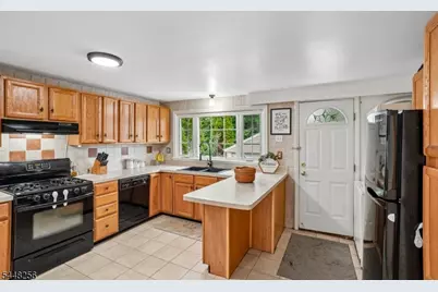 20 1st St, North Arlington, NJ 07031 - Photo 8
