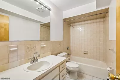 33 Henry Pl #B2, Hackensack, NJ 07601 - Photo 12