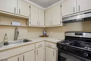 33 Henry Pl, Hackensack, NJ 07601 - Photo 4
