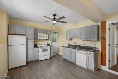35 Iroquois Ave, Lincoln Park, NJ 07035 - Photo 18