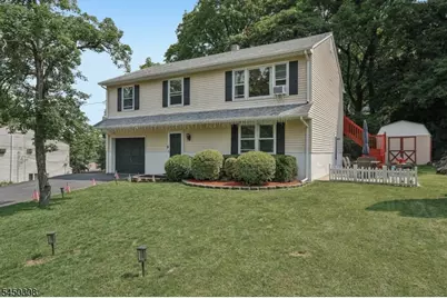 35 Iroquois Ave, Lincoln Park, NJ 07035 - Photo 2