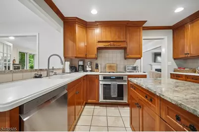 9 Coleridge Rd, Millburn Twp., NJ 07078 - Photo 12