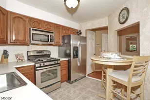 101 Quartz Ln, Paterson, NJ 07501 - Photo 8
