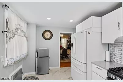 884 Townley Ave, Union Township, NJ 07083 - Photo 8