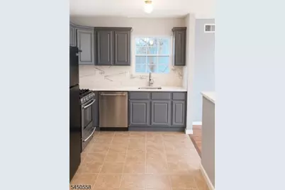 97 William St 1st Fl #2, East Orange, NJ 07017 - Photo 4