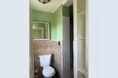 231 Myrtle Ave, Irvington, NJ 07111 - Photo 4