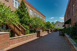 519 Trinity Pl, Westfield Town, NJ 07090 - Photo 2