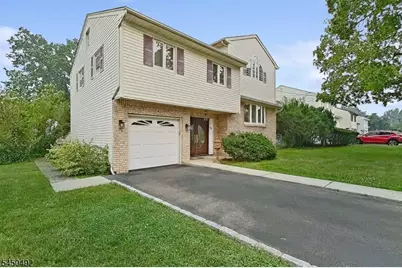 56 Eaton Pl, Bloomfield, NJ 07003 - Photo 6