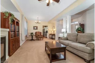 424 Homestead Ct, Lopatcong Township, NJ 08886 - Photo 6