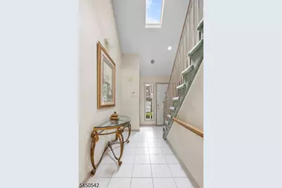 675 Raritan Rd #6, Clark Township, NJ 07066 - Photo 4