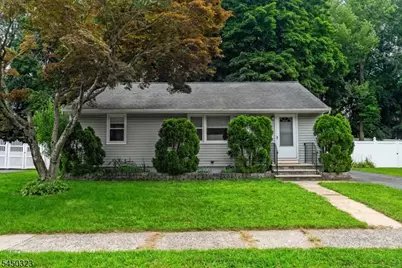 40 Brook Dr, Randolph Township, NJ 07869 - Photo 2