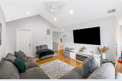 208 Cypress Ln, East Brunswick Township, NJ 08816 - Photo 4