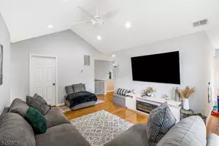 208 Cypress Ln, East Brunswick Township, NJ 08816 - Photo 4