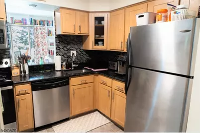 54 Cherrywood Dr, Franklin Township, NJ 08873 - Photo 8