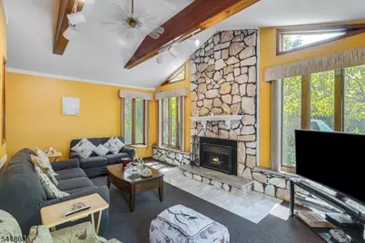 95 Wendt Ln, Wayne, NJ 07470 - Photo 2