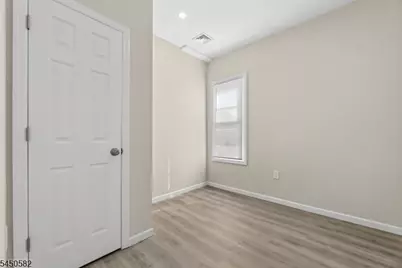 172 Godwin Ave, Paterson, NJ 07501 - Photo 20