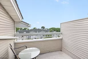 8 Bentley Ct, Bedminster Township, NJ 07921 - Photo 10