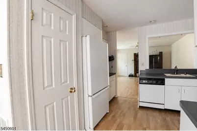 96 Easedale Rd, Wayne Twp., NJ 07470 - Photo 12