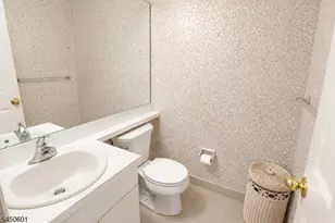 96 Easedale Rd, Wayne Twp., NJ 07470 - Photo 8