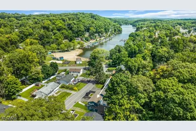 129 Bell Ave, Hopatcong, NJ 07843 - Photo 46