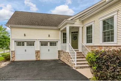 61 Bedford Dr, Montgomery Township, NJ 08558 - Photo 2