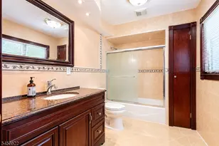 24 Winthrop Rd, Edison Twp., NJ 08817 - Photo 12