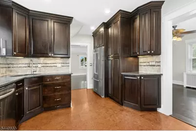 48 Mansion Ter, Cranford Township, NJ 07016 - Photo 10