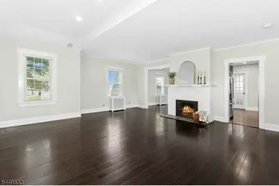 48 Mansion Ter, Cranford Township, NJ 07016 - Photo 2