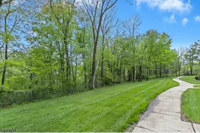 12 Harwich Ct, Scotch Plains Township, NJ 07076 - Photo 2