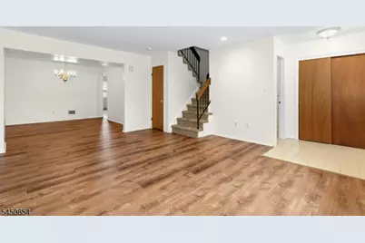 12 Harwich Ct, Scotch Plains Township, NJ 07076 - Photo 6