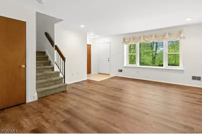 12 Harwich Ct, Scotch Plains Township, NJ 07076 - Photo 4