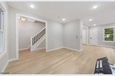 806 E 2nd St, Plainfield, NJ 07062 - Photo 4