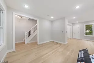 806 E 2nd St, Plainfield, NJ 07062 - Photo 4