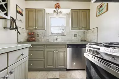 409 Tryon Ave, Englewood, NJ 07631 - Photo 6