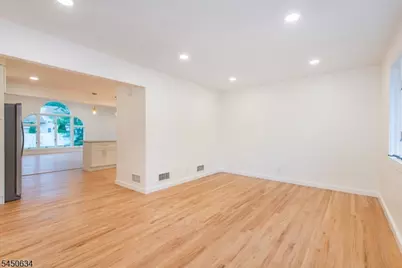 52 Huemmer Ter, Clifton, NJ 07013 - Photo 4
