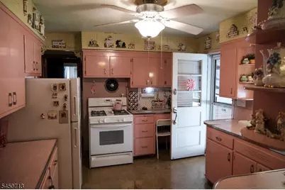 85 Strong St, Wallington, NJ 07057 - Photo 8